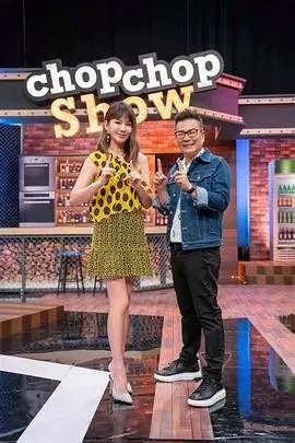 影片《七月照相馆》观测卡封面，老式相馆橱窗与黄色灯箱